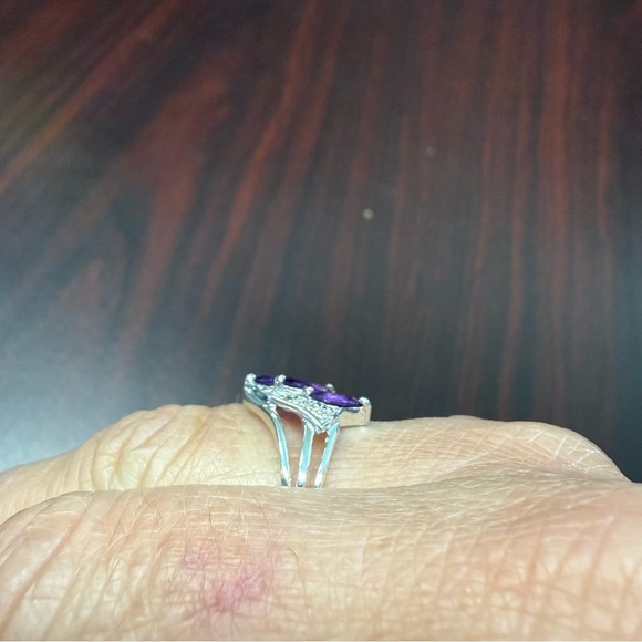 Avon Sterling Silver Diamond accent Ring with genuine stones size 6 NIB vintage - Picture 2 of 7